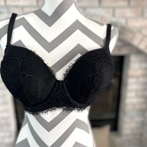 Victoria Secret Black Lace Bra size 34 DDD. Tags still on.